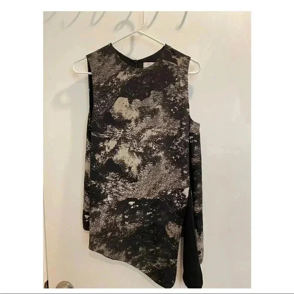 Aritzia (Babaton) top - Picture 1 of 3